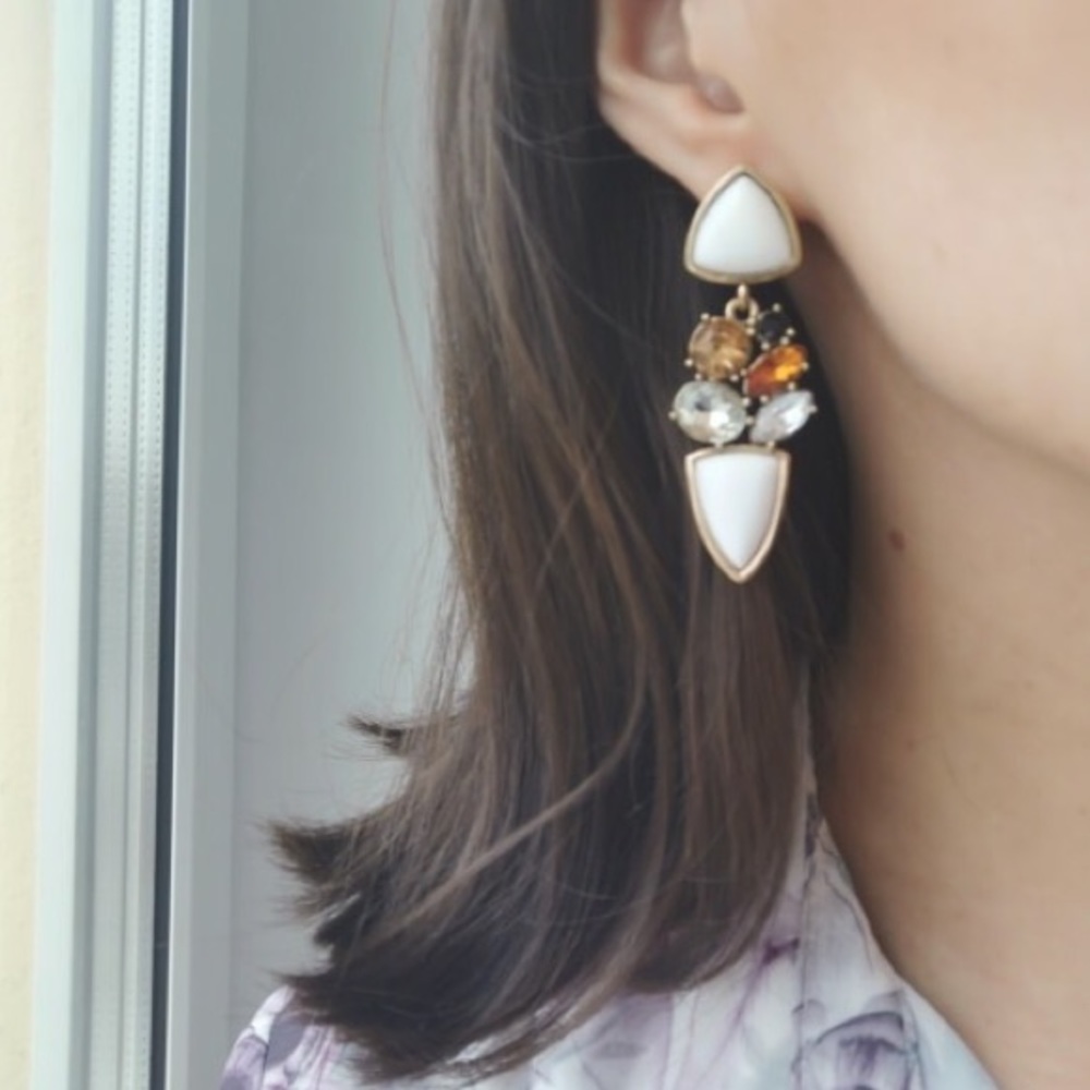 White Fashion Earrings - Picture 3 of 8